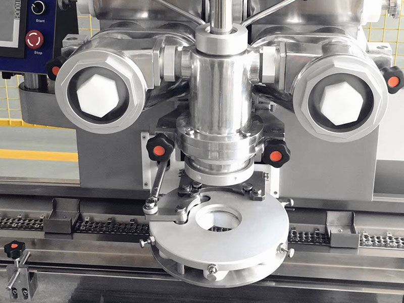 Automatic-Encrusting-Aligning-Machine-05 自动封闭对准机-05